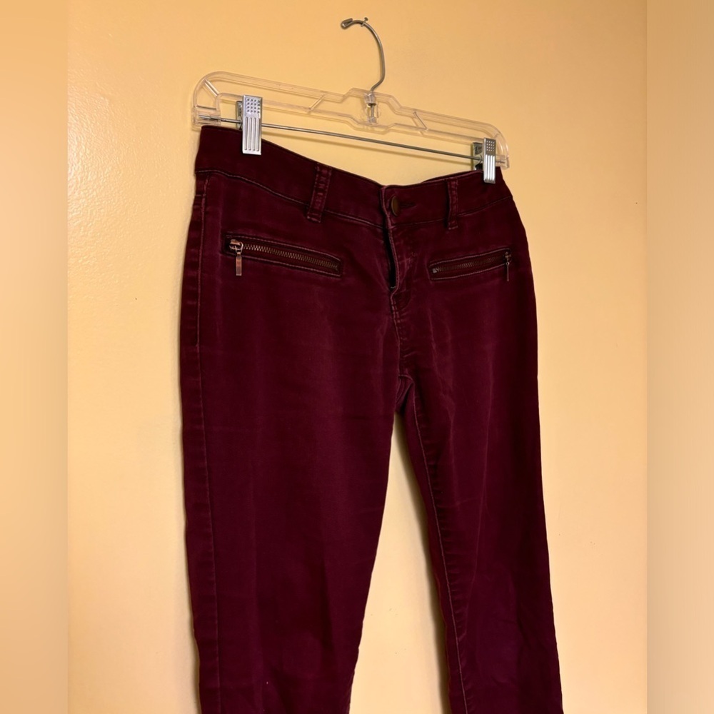 Maroon skinny jeans 💋